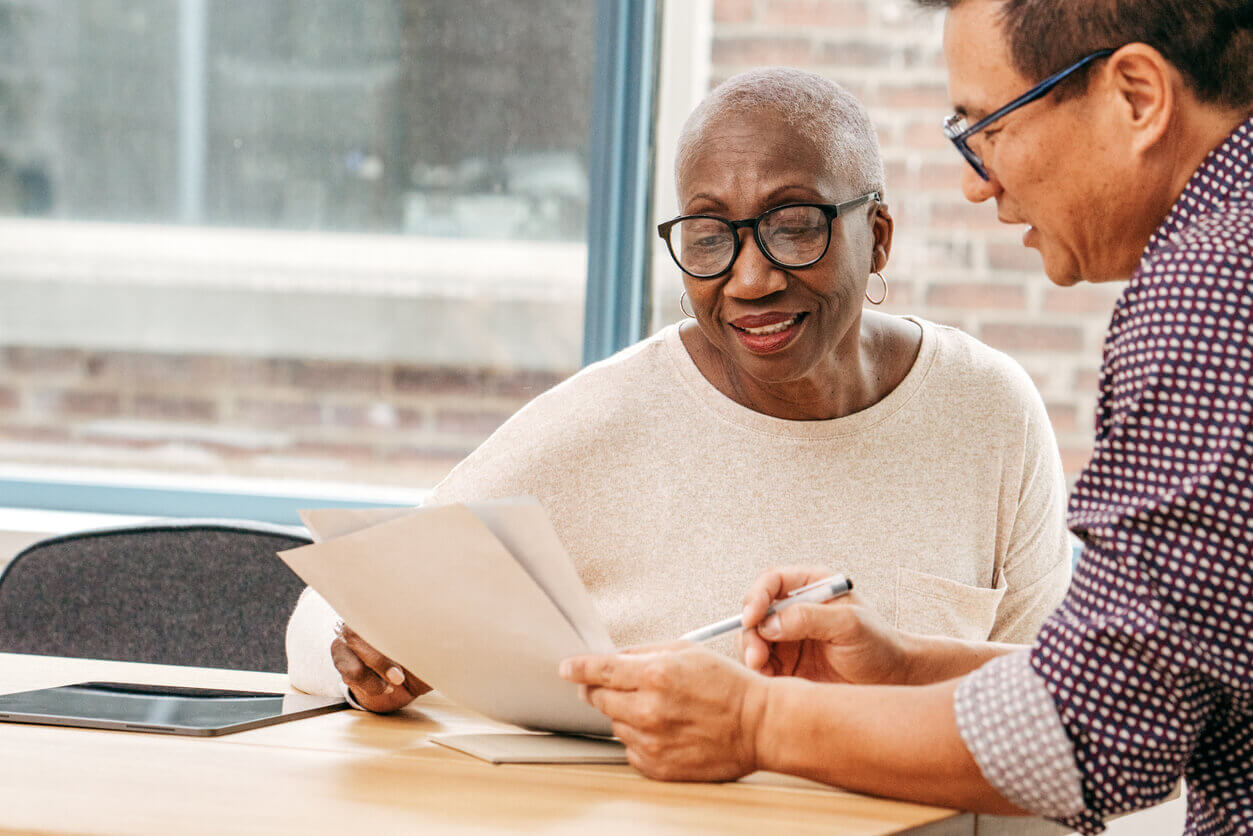 woman with estate planning attorney